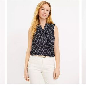 LOFT Sleeveless Patterned Blouse Medium